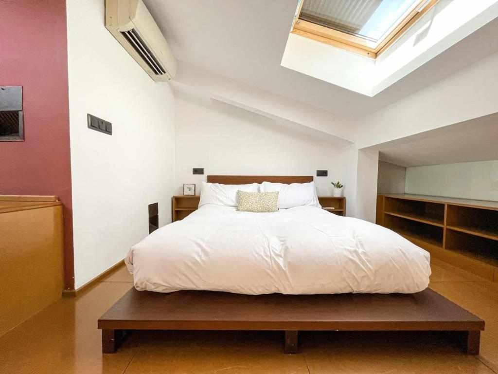 Apartamento Loft Cort Reial Atico In The Heart Of The Old Town Gerona Exterior foto