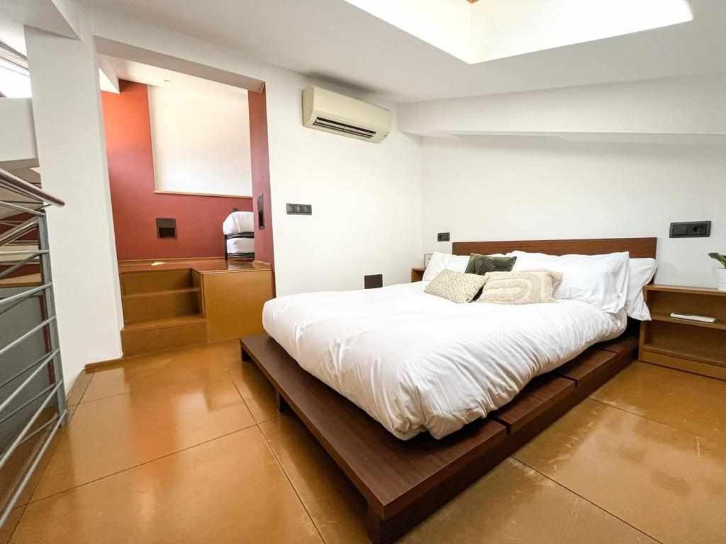 Apartamento Loft Cort Reial Atico In The Heart Of The Old Town Gerona Exterior foto