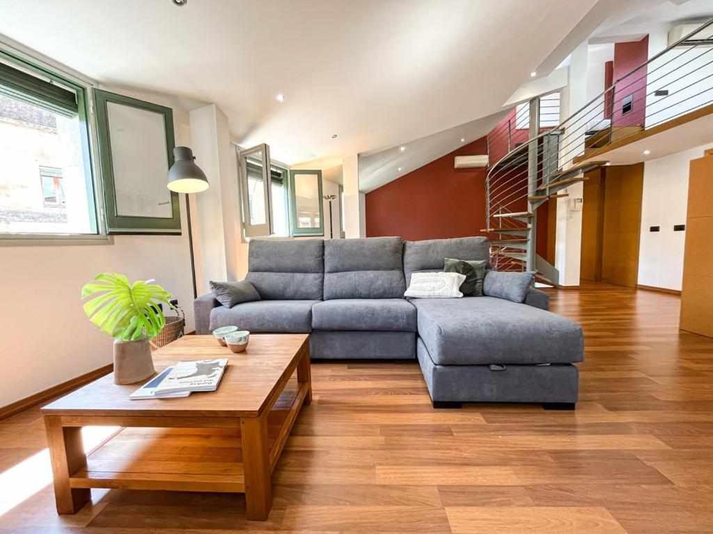 Apartamento Loft Cort Reial Atico In The Heart Of The Old Town Gerona Exterior foto