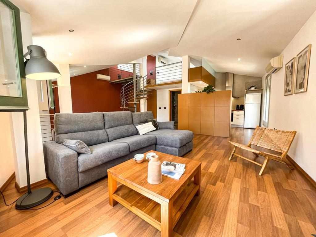 Apartamento Loft Cort Reial Atico In The Heart Of The Old Town Gerona Exterior foto